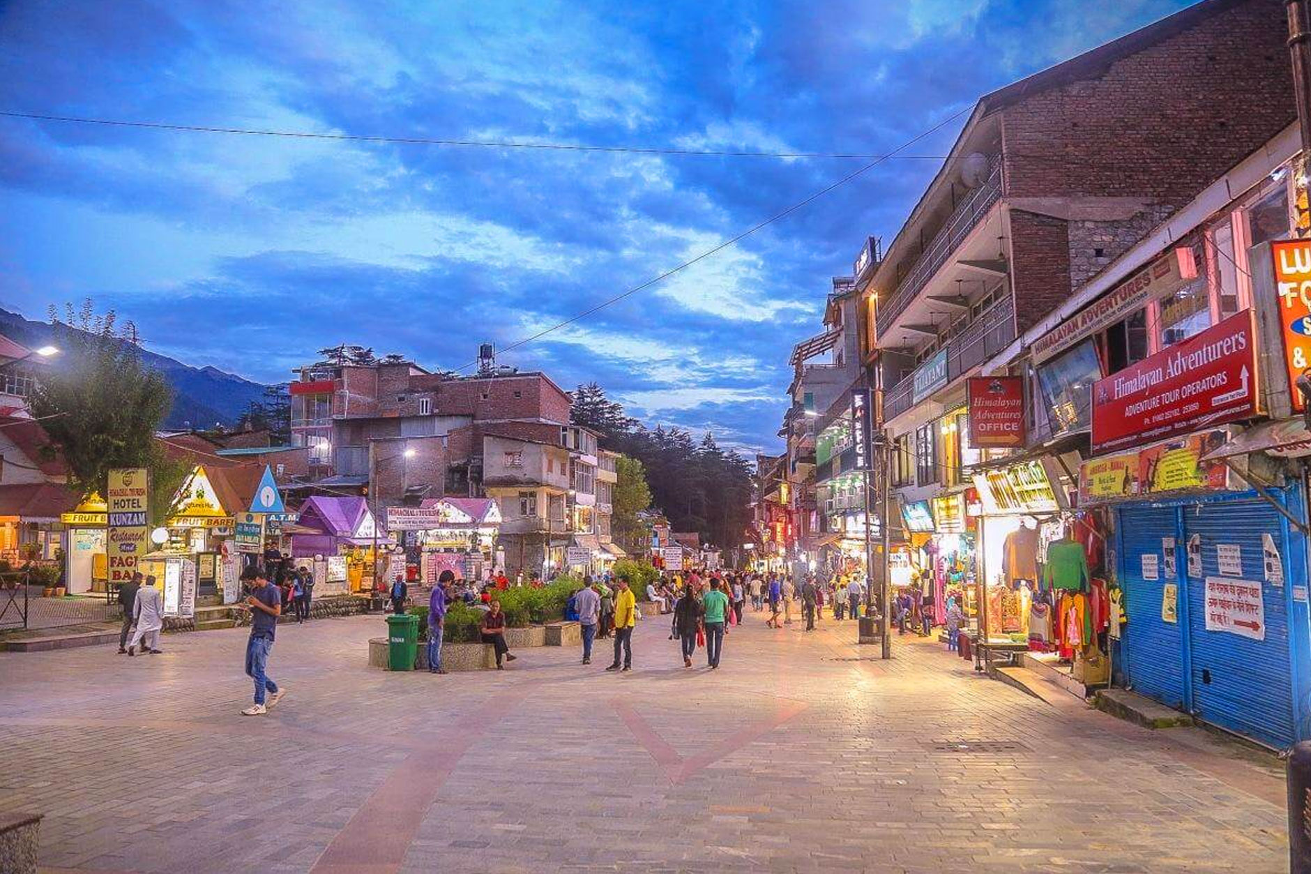 Mall Road Manali